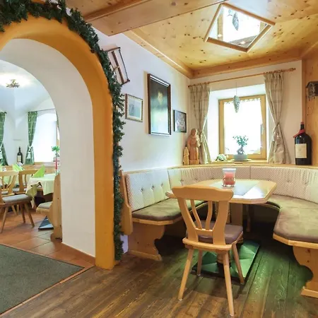 Inn Zur Post - Hauserwirt Sankt Jakob in Haus