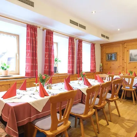 Zur Post - Hauserwirt Han/Misafirhane