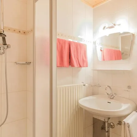 Zur Post - Hauserwirt Han/Misafirhane *