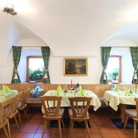 Han/Misafirhane Zur Post - Hauserwirt